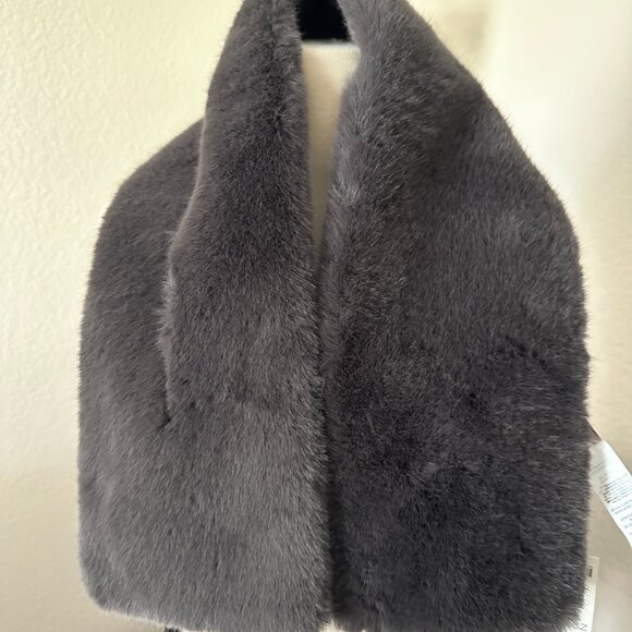 Chico's Faux Fur Pull through Scarf - Picture 2 of 5